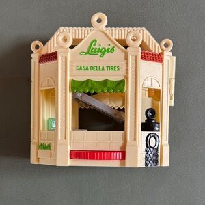 Luigi’s Casa Della Tires Playset - Cream, Green, Red